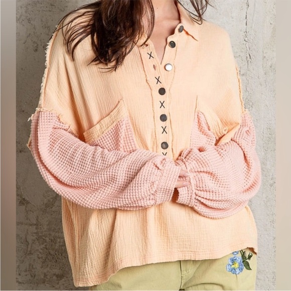 POL Peach Button-Placket Gauze Top with Pink Knit Sleeves - Picture 3 of 8